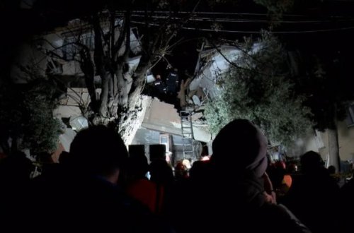 Hatayda əşyalarını götürmək üçün evlərinə girən üç nəfər dağıntılar altında qaldı - FOTO