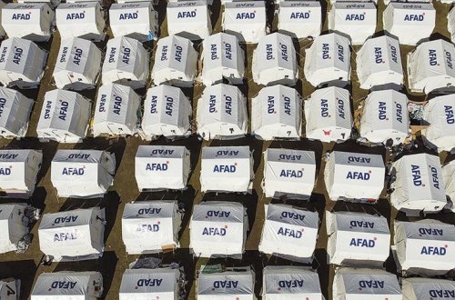 AFAD tərəfindən zəlzələ bölgəsində 300 min 809 çadır qurulub