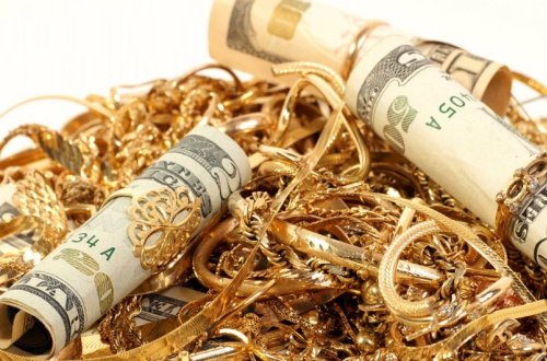 Abşeronda evdən 24 000 dollar, 3 000 manat və qızıl oğurlanıb