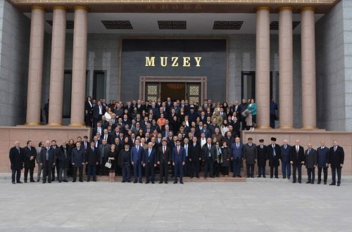 Fikir plüralizmi, vətəndaş cəmiyyəti quruculuğu, sosial rifah Ulu Öndərin fəaliyyətinin əsas prioritetləri olub