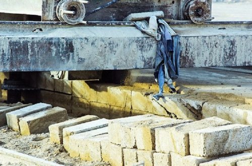 Çində karxana çöküb, azı 57 nəfər itkin düşüb