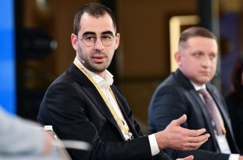 Ukraynada deputat istefa verib