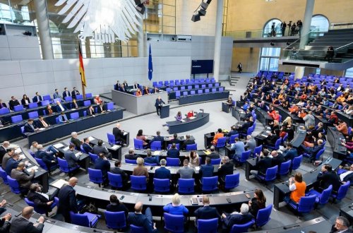 Almaniyanın büdcəsi ardıcıl üçüncü dəfə kəsirlə üzləşdi