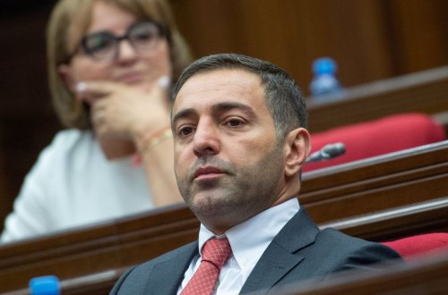 Ermənistanda keçmiş deputatla bağlı cinayət işi başlanılıb