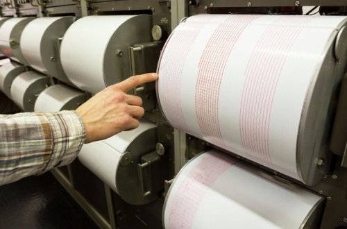 İndoneziyada güclü zəlzələ baş verib