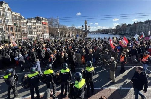 Hollandiyada mənzil qıtlığı və yüksək kirayələrə etiraz edildi