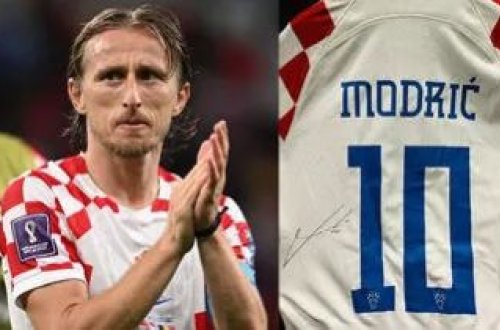 Luka Modriç öz formasını zəlzələdən zərərçəkənlərə bağışladı