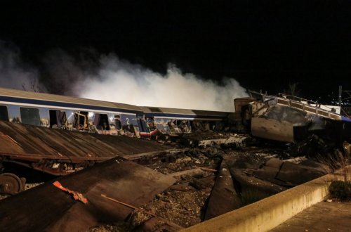 Число жертв столкновения двух поездов в Греции достигло 32, еще 85 ранены