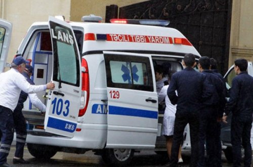 70 yaşlı kişi gəlini və nəvəsini ölümcül yaraladı