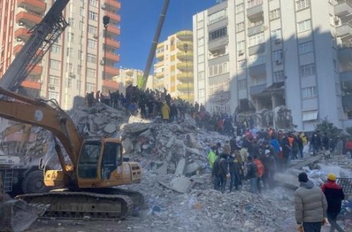 Zəlzələdə 70 nəfərin öldüyü binanın podratçısından şok etiraf: “Binanı tikdiyim yer…”