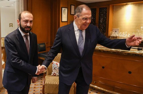 Lavrov Hindistanda Mirzoyanla görüşdü