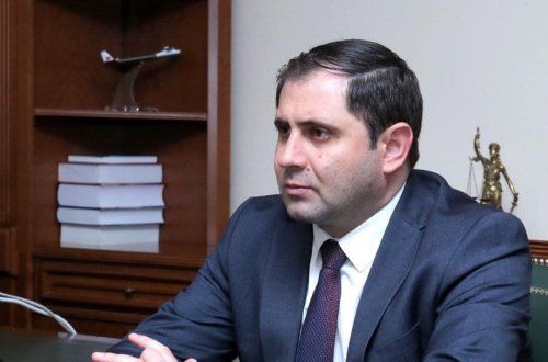 Ermənistanın müdafiə naziri istefaya göndərilir