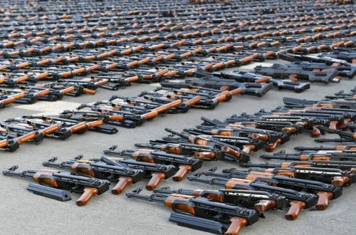 İngiltərə donanması Yəmənə göndərilən İran silahlarını ələ keçirib