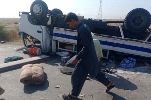 Pakistanda polis maşınına hücum edilib: 9 ÖLÜ, 9 YARALI