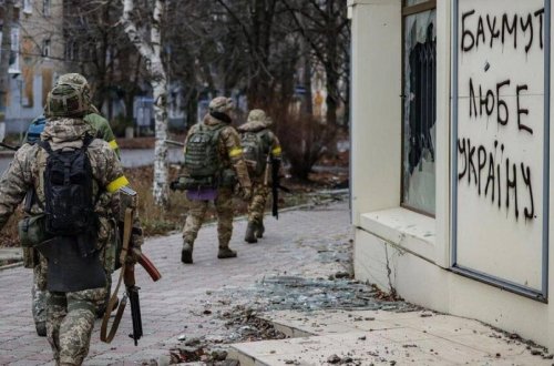 Ukrayna baş qərargahı Baxmutun müdafiəsinin gücləndirilməsi barədə qərar qəbul edib