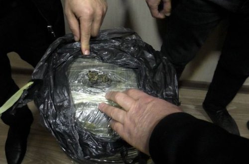 İran vətəndaşı ilə əlbir olaraq narkotik satan şəxsdə 16 kiloqram marixuana aşkar edilib - FOTO/VİDEO