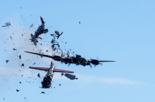 İtaliya HHQ-yə məxsus təlim təyyarələri toqquşub, pilotlar ölüb