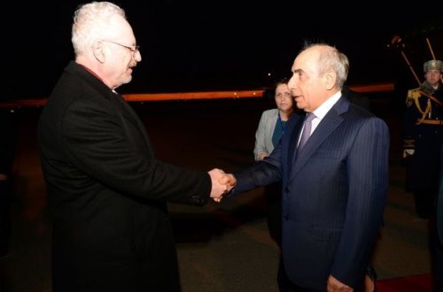 Latviya prezidenti Azərbaycana rəsmi səfərə gəlib - FOTO