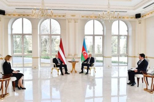 Azərbaycan və Latviya prezidentləri mətbuata bəyanatlarla çıxış ediblər