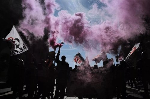 Fransada pensiya islahatlarına qarşı etiraz aksiyası keçirilir