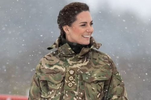 Uels şahzadəsi hərbi forma geyib təlimlərdə iştirak etdi - VİDEO