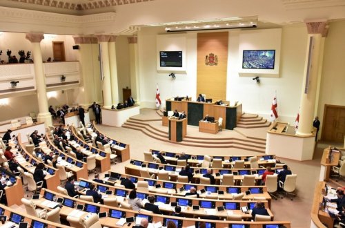Gürcüstanda etirazlar nəticə verdi: Qanun layihəsi ləğv edildi