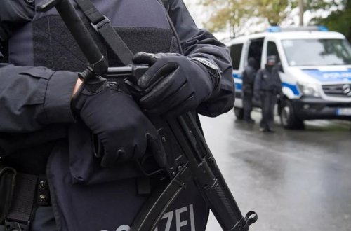 Almaniyada kilsəyə silahlı hücum: 7 ÖLÜ VAR