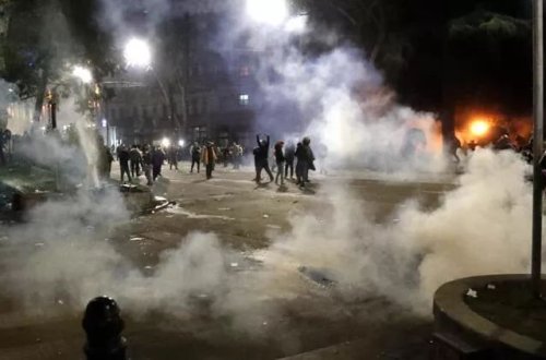 Gürcüstanda qalmaqallı qanun layihəsi parlamentdə səsə qoyulub