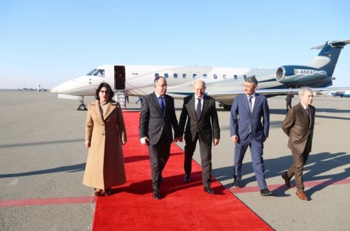 Albaniya Prezidenti Bayram Beqay Azərbaycana işgüzar səfərə gəlib