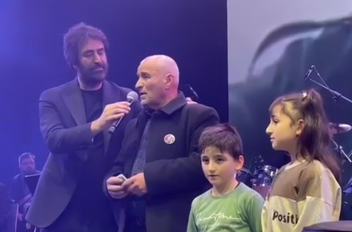 Mahsun Kırmızıgülün Bakı konsertində duyğulu anlar - VİDEO