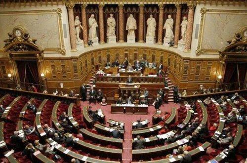 Fransa Senatı pensiya islahatını təsdiqləyib