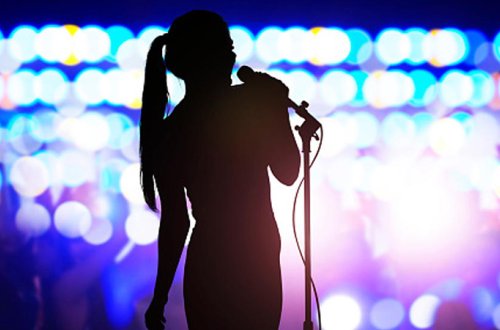 Qadın müğənniyə görə iki əmioğlu tutuldu - Naxçıvanda olay