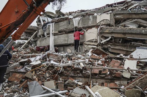 Türkiyədəki zəlzələdə 7 minə yaxın əcnəbi ölüb