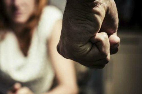 Bakıda gənc qız döyülərək xəstəxanalıq edildi