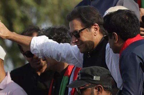 Pakistanın keçmiş baş naziri Xanın həbs qərarı çıxarılıb