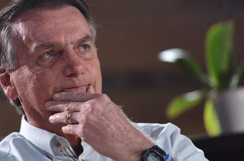 Bolsonaro səudiyyəlilərin hədiyyə etdiyi 3,2 milyon dollar dəyərində zinət əşyalarını təhvil verəcək