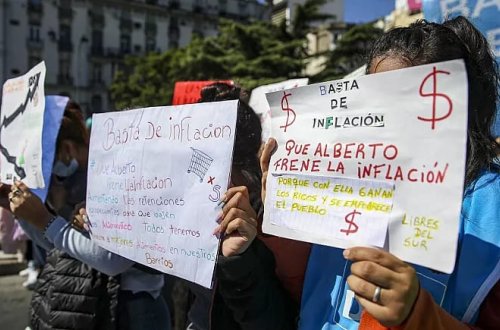 Argentinada inflyasiya 100 faizi keçdi