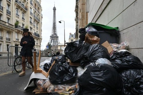 Parisi üfunət bürüyüb, zibilyığanlar tətili martın 19-dək uzadıblar