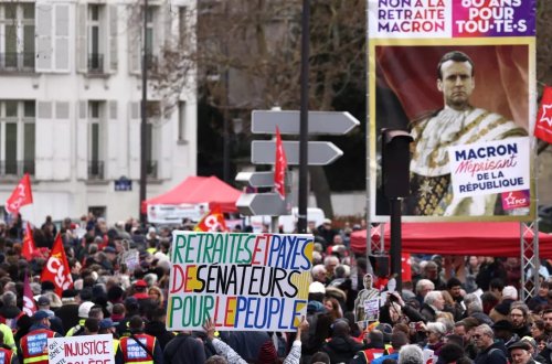Fransada insanlar pensiya yaşının qaldırılmasını nəzərdə tutan islahat əleyhinə aksiya keçirib
