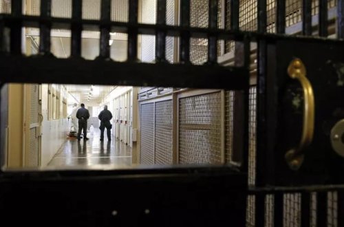 ABŞ-da haqsız yerə məhkum edilən şəxs 34 ildən sonra sərbəst buraxıldı