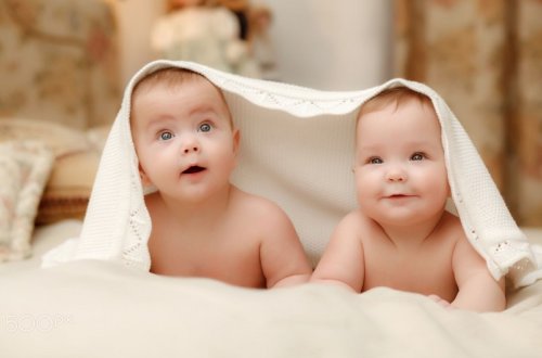 Yanvarda Azərbaycanda 296 əkiz, 30 üçəm doğulub