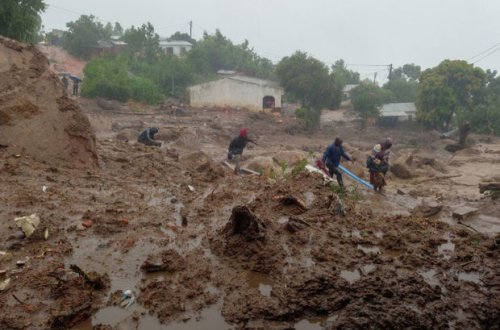 Peruda qasırğa onlarla can aldı: Səkkiz vilayətdə altı aylıq fövqəladə vəziyyət elan edildi