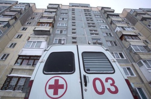 Yeddinci mərtəbədən yıxılan rusiyalı qalxıb evinə getdi