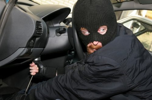 Bakıda avtomobilin nömrəsini oğurlayaraq pul tələb edən şəxs saxlanılıb