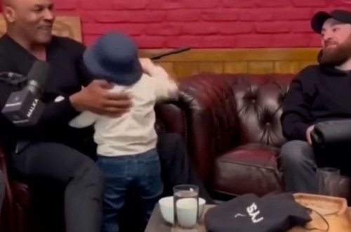 Mayk Tayson məşhur bloqerin qulağını dişləməyə çalışdı - VİDEO