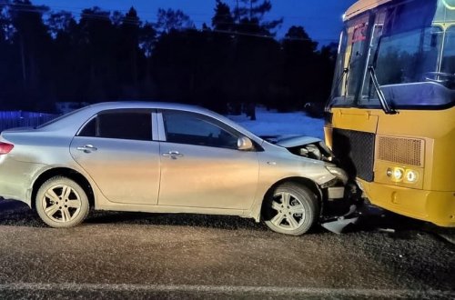Rusiyada avtobusla avtomobil toqquşub, 3 nəfər ölüb