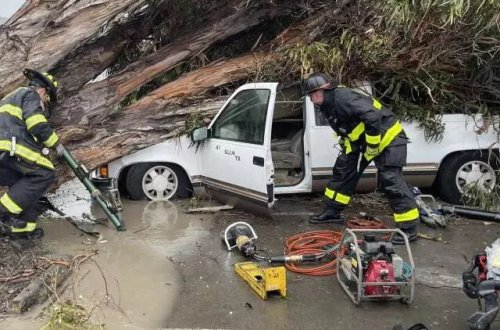 Kaliforniyada daşqın və tufan hadisəsi baş verib: 2 ÖLÜ