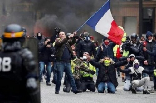 Fransada etiraz aksiyalarında 457 nəfər həbs edilib