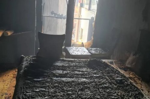 İstanbulda yeddi mərtəbəli oteldə güclü yanğın: Ölənlər var - VİDEO