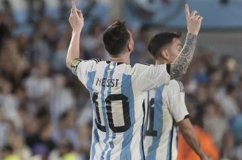 Messi karyerasında 800-cü qolu vurub